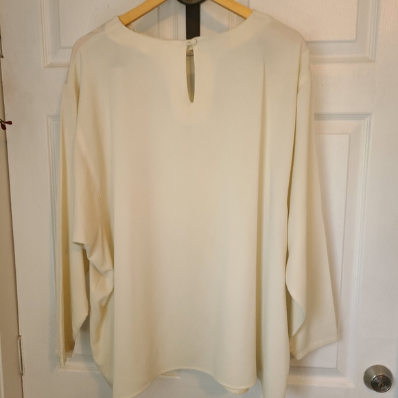 (1121) Estrada Woman's Long Sleeve Blouse,  Size: 24 Color: Cream - Picture 12 of 13